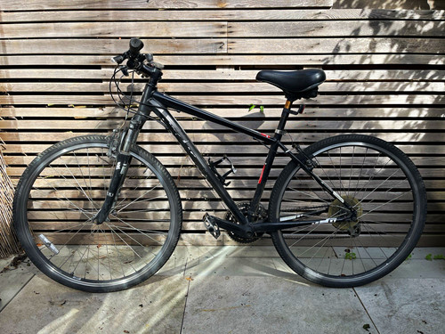 Specialised hybrid bike - specialised,